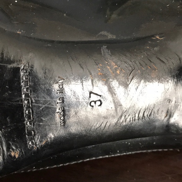 Authentic Burberry black kitten heels - Picture 6 of 7